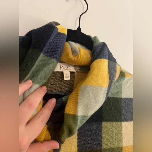 Riah Fashion - Plaid Top - Picture 2 of 7